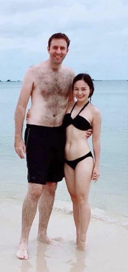 Diễn viên Lan Phương thông báo đã ly thân chồng tây sau 7 năm kết hôn